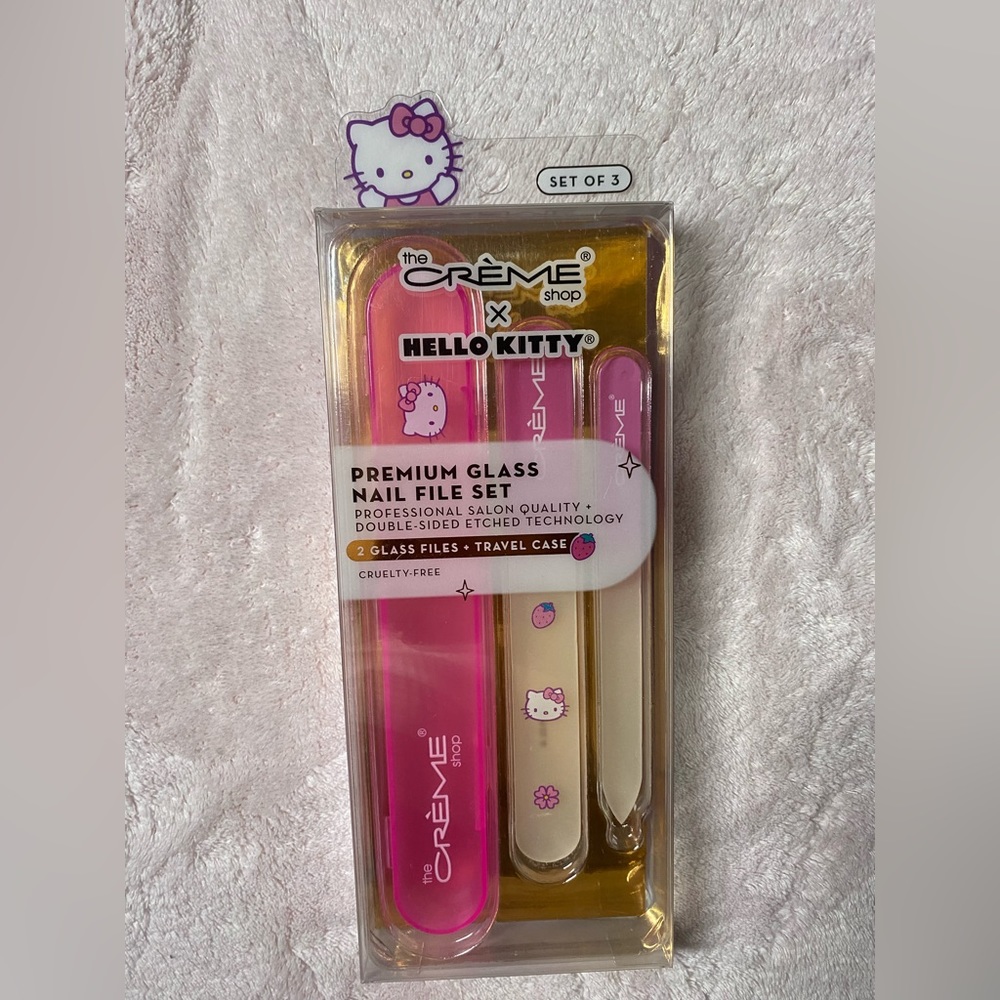 HELLO KITTY X THE CRÈME SHOP PREMIUM GLASS
NAIL FILE SET